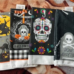 4 nwt halloween tea towels.